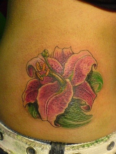 tatouage fleur lys 1038