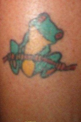 tatouage grenouille 1038