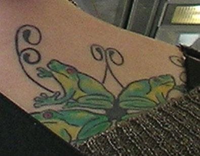 tatouage grenouille 1045