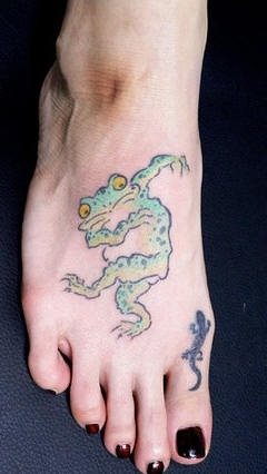tatouage grenouille 1003