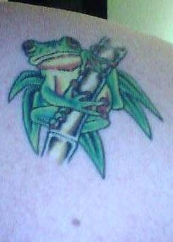 tatouage grenouille 1023