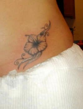 tatouage fleur hibiscus 1028