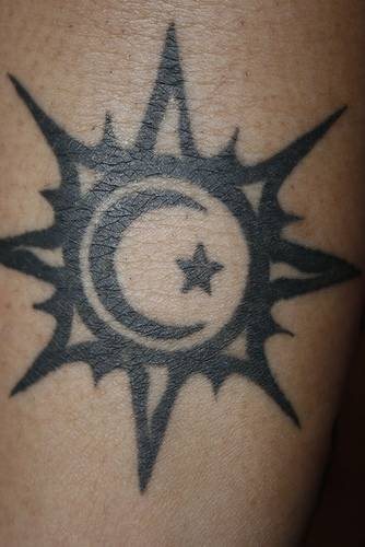 tatouage lune soleil 1089