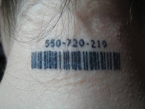 tatouage nuque 1042