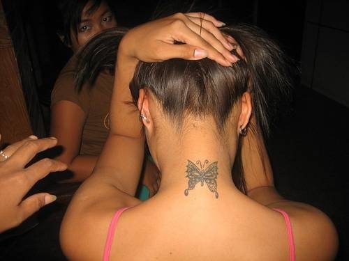tatouage nuque 1060