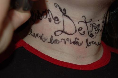 tatouage nuque 1067