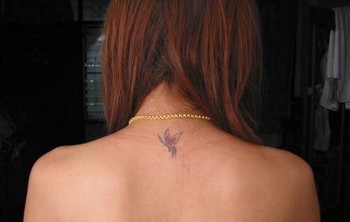 tatouage nuque 1077