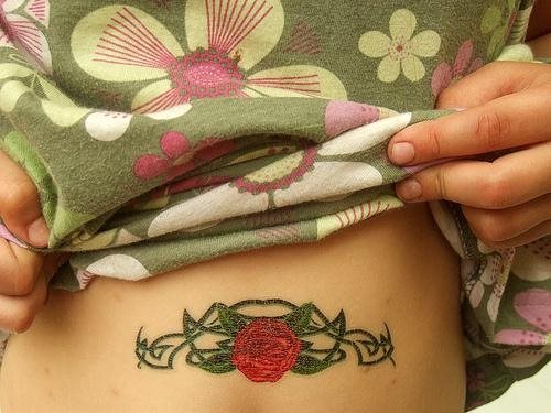 tatouage rose 1041