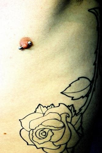 tatouage rose 1051