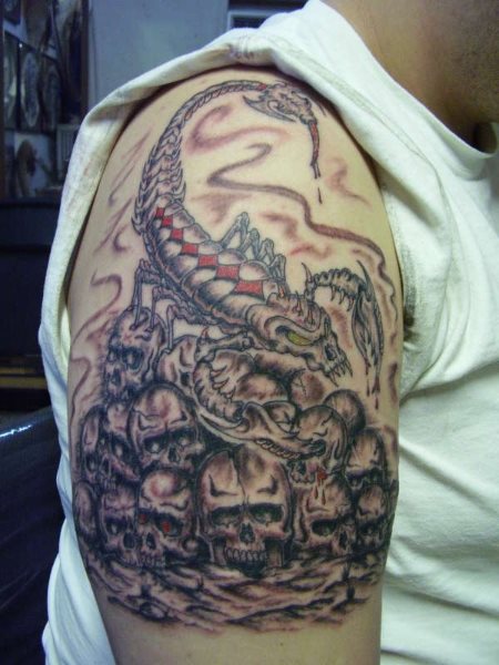 tatouage scorpion 1022