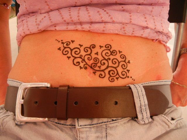 tatouage abdomen 01