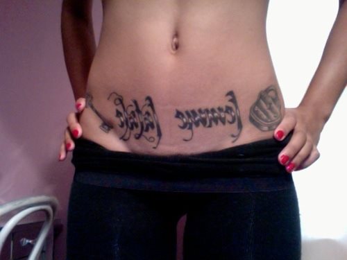 tatouage abdomen 43