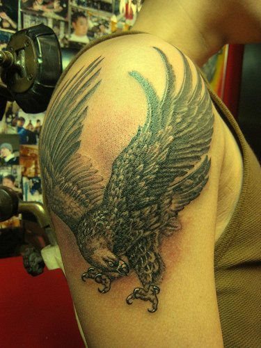 tatouage aigle 58