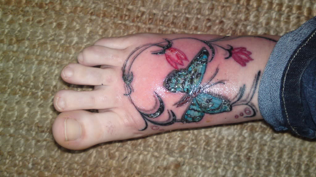 tatouage coup de pied 39