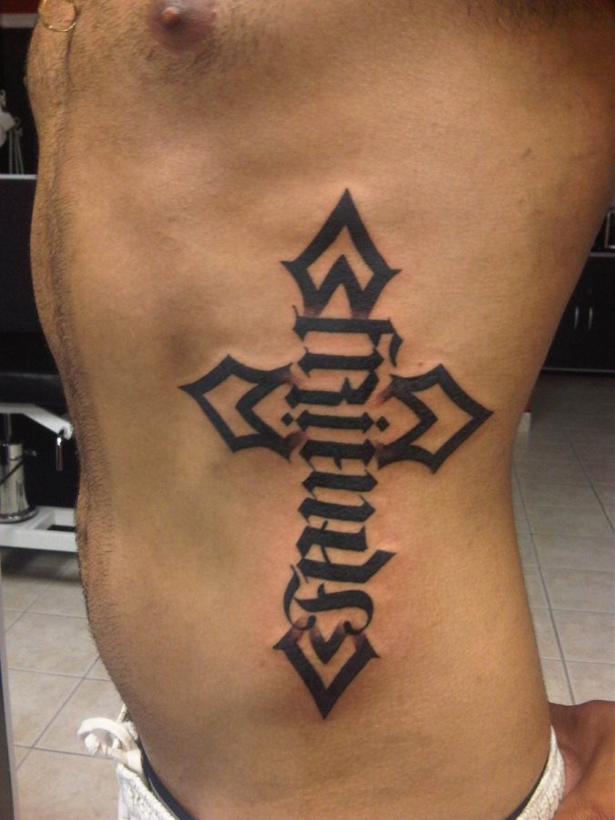 tatouage croix 22