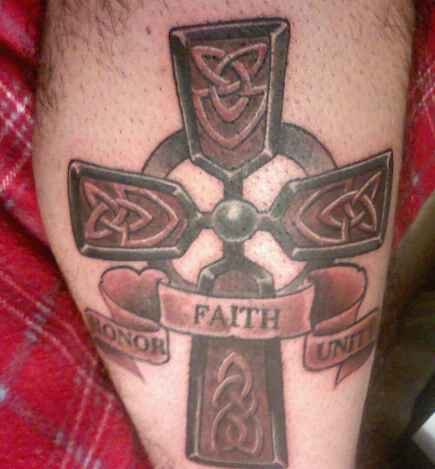tatouage croix 26