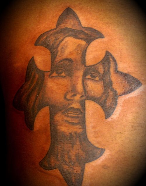 tatouage croix 41