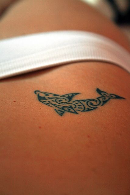 tatouage dauphin 06