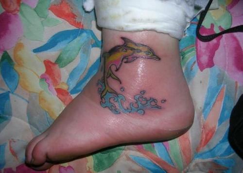 tatouage dauphin 40