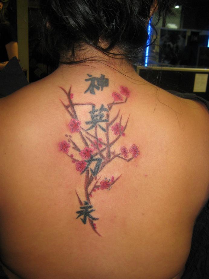 tatouage dos 09
