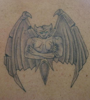 tatouage gargouille 19