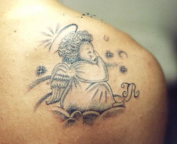 tatouage initiale 12