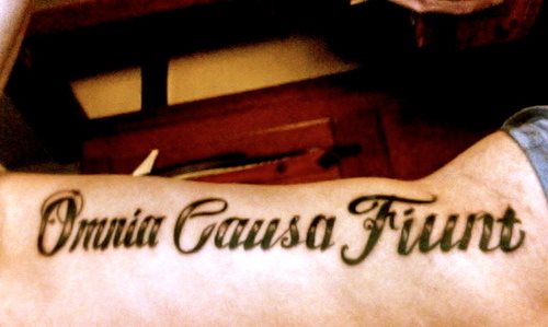 tatouage latin 48