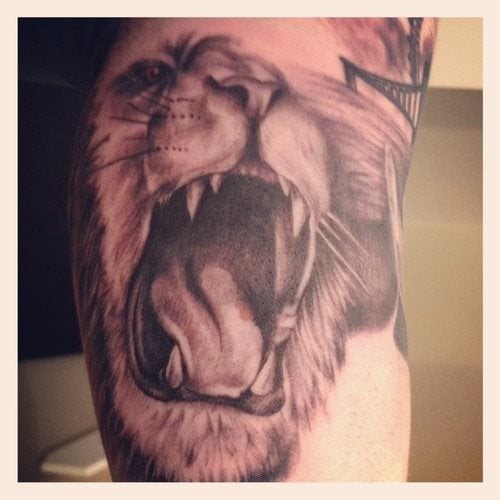 tatouage lion 40