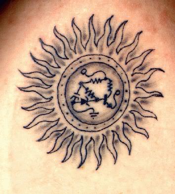 tatouage soleil 38