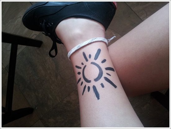 tatouage soleil 45