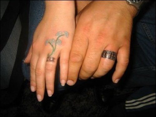 05 tatouage anneau couple