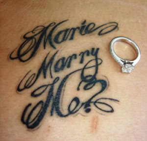 40 tatouage anneau couple