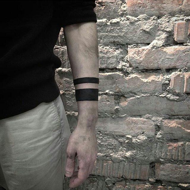 tatouage bras homme 123