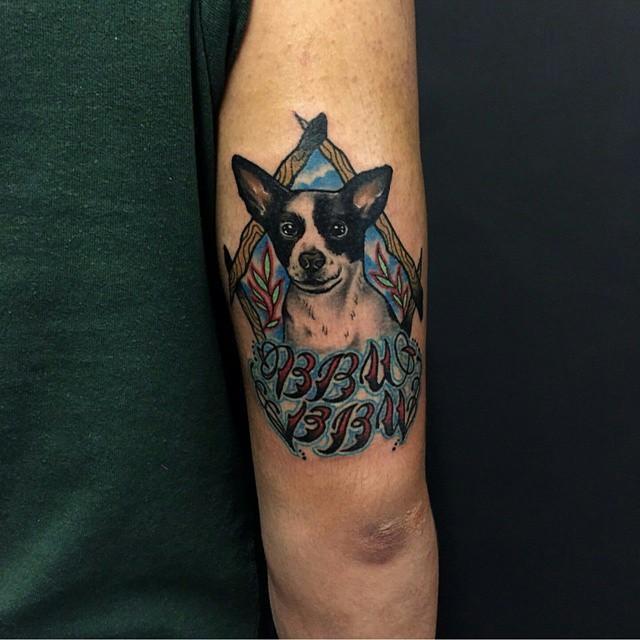 tatouage chien 93