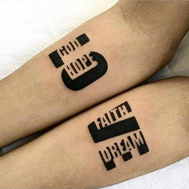 tatouage couple 111