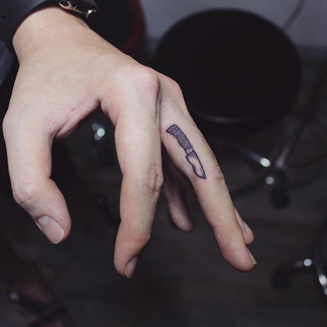 tatouage doigt 03