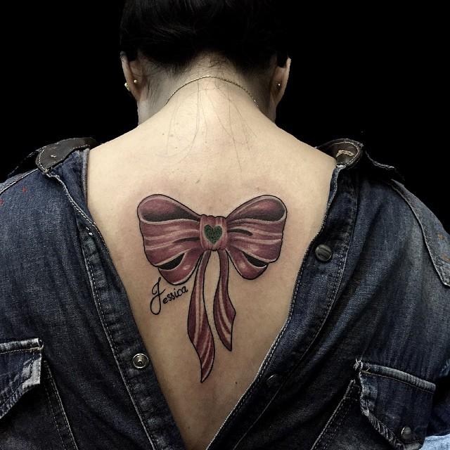 tatouage dos pour femme 163