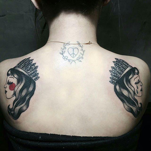tatouage dos pour femme 193