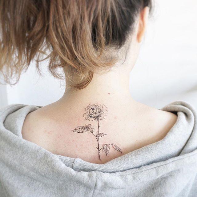 tatouage dos pour femme 201