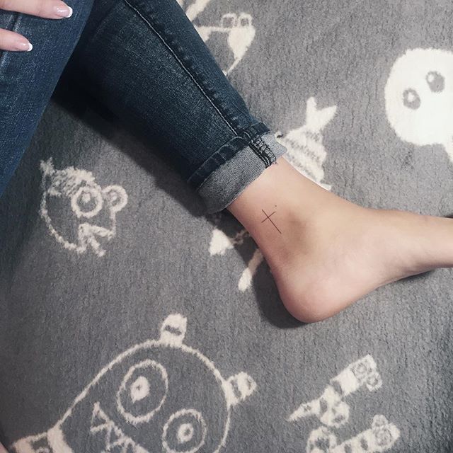 tatouage femme jambe 111