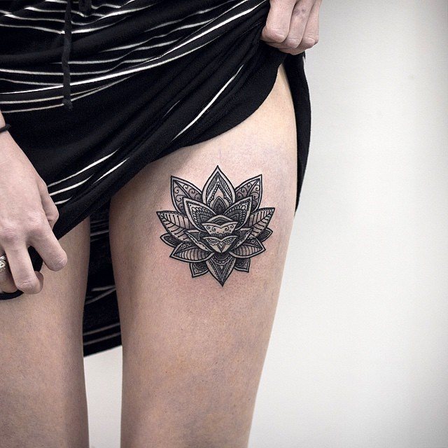 tatouage femme jambe 143