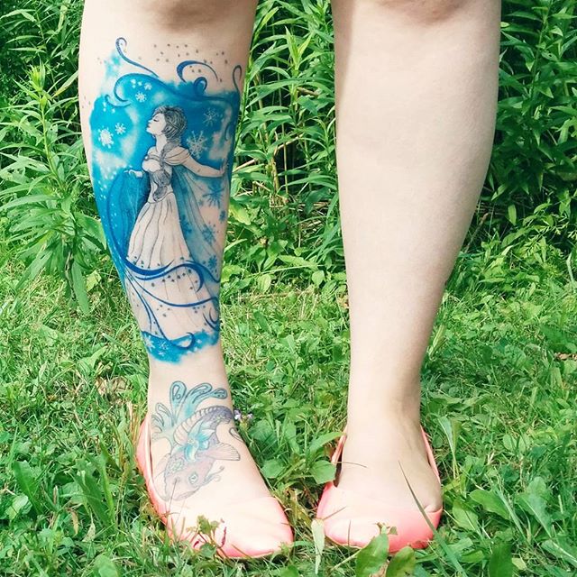 tatouage femme jambe 155
