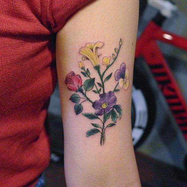 tatouage fleur 101