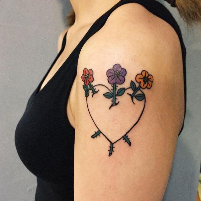 tatouage fleur 11