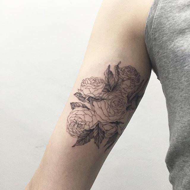 tatouage fleur 129