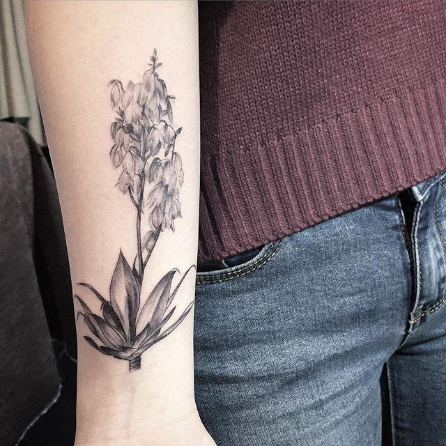 tatouage fleur 43