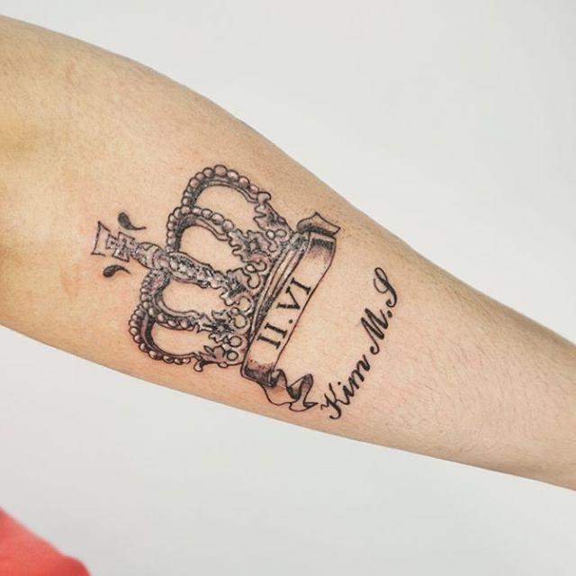 tatouage couronne 89