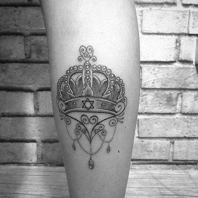 tatouage couronne 91