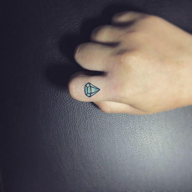 tatouage diamant 23