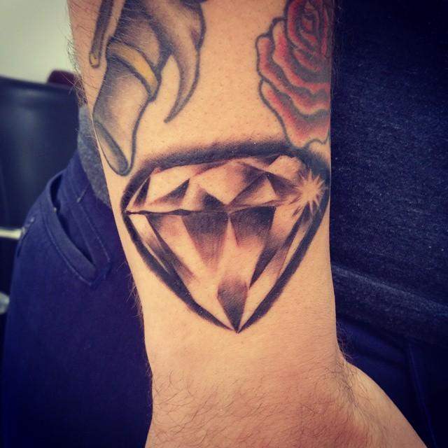tatouage diamant 73